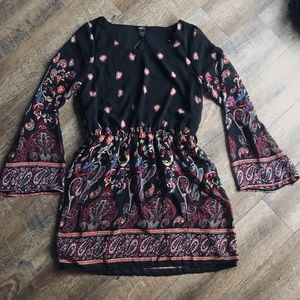 Bell-sleeved Rue 21 Dress - NWT